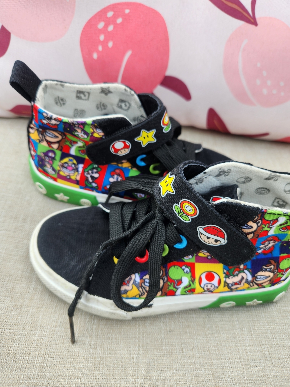 Nintendo Mario Brothers Character Black Multi-Color Kids Hi-Top Sneakers EUC